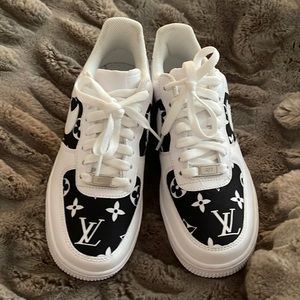 Custom made Louis Vuitton woman’s sneakers